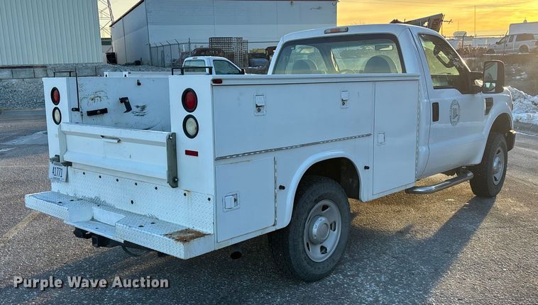 image for item OE9251 2008 Ford F250 Super Duty XL utility bed pickup truck