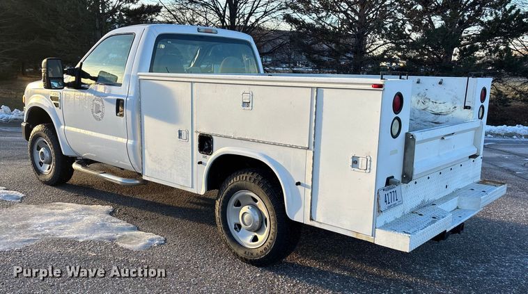 image for item OE9251 2008 Ford F250 Super Duty XL utility bed pickup truck