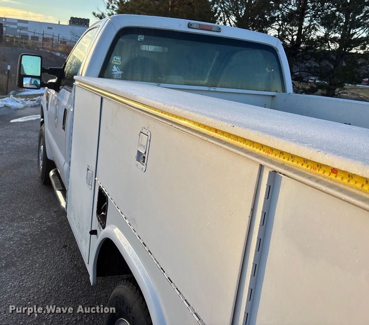 image for item OE9251 2008 Ford F250 Super Duty XL utility bed pickup truck