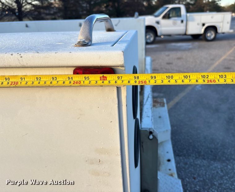 image for item OE9251 2008 Ford F250 Super Duty XL utility bed pickup truck