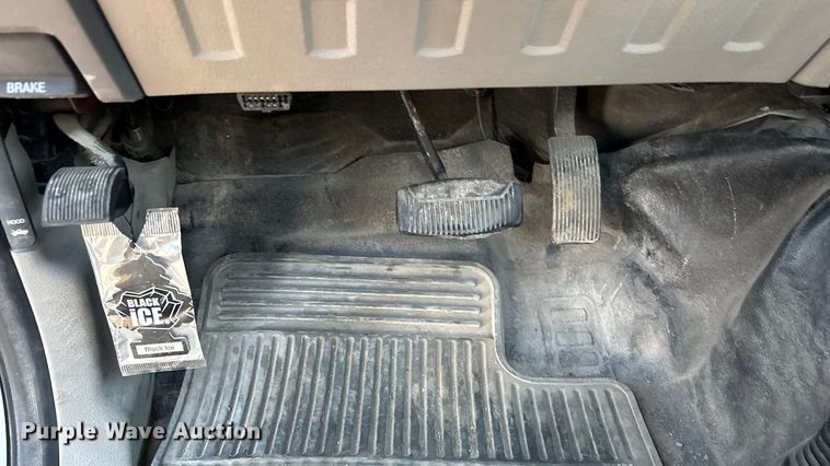 image for item OE9251 2008 Ford F250 Super Duty XL utility bed pickup truck