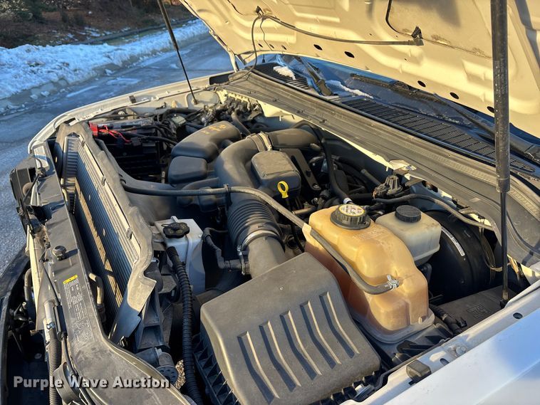 image for item OE9251 2008 Ford F250 Super Duty XL utility bed pickup truck