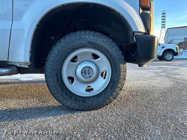 image for item OE9251 2008 Ford F250 Super Duty XL utility bed pickup truck