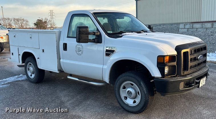 image for item OE9252 2008 Ford F250 Super Duty XL utility bed pickup truck