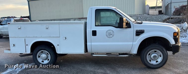 image for item OE9252 2008 Ford F250 Super Duty XL utility bed pickup truck