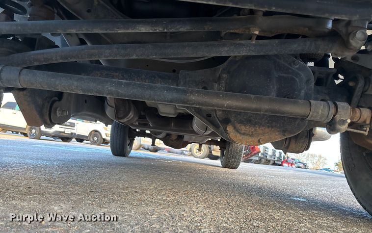 image for item OE9252 2008 Ford F250 Super Duty XL utility bed pickup truck