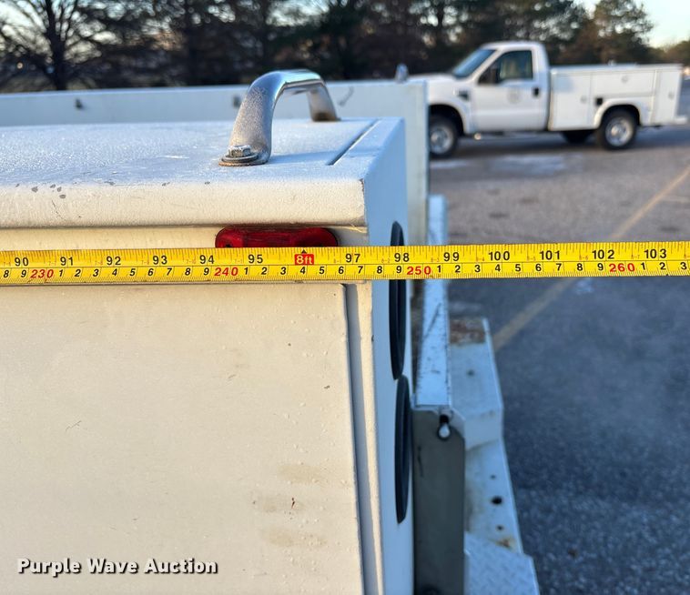 image for item OE9252 2008 Ford F250 Super Duty XL utility bed pickup truck