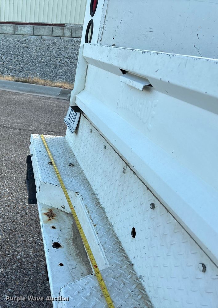 image for item OE9252 2008 Ford F250 Super Duty XL utility bed pickup truck