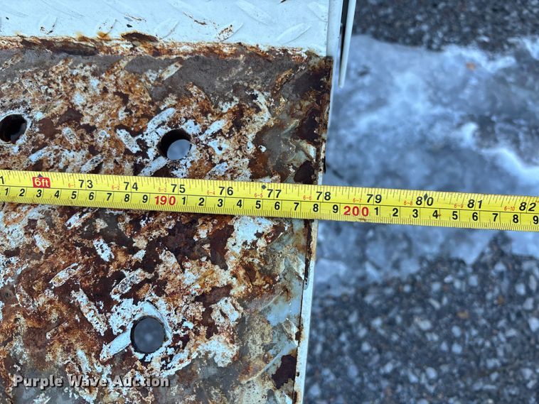 image for item OE9252 2008 Ford F250 Super Duty XL utility bed pickup truck