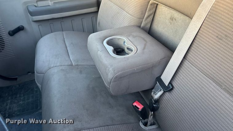 image for item OE9252 2008 Ford F250 Super Duty XL utility bed pickup truck