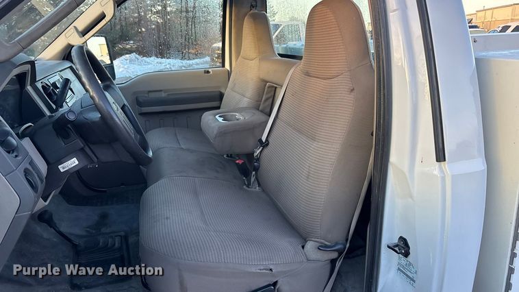 image for item OE9252 2008 Ford F250 Super Duty XL utility bed pickup truck