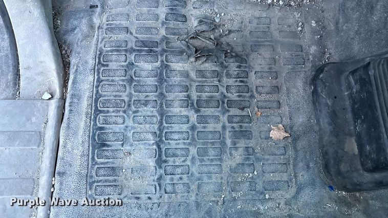 image for item OE9252 2008 Ford F250 Super Duty XL utility bed pickup truck