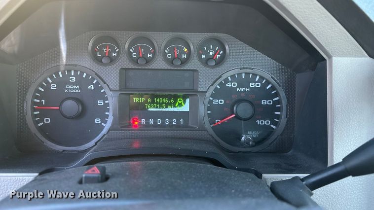 image for item OE9252 2008 Ford F250 Super Duty XL utility bed pickup truck