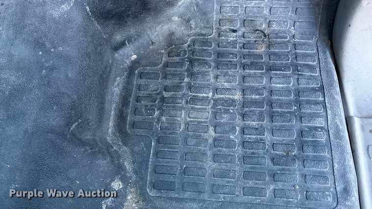 image for item OE9252 2008 Ford F250 Super Duty XL utility bed pickup truck