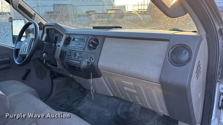 image for item OE9252 2008 Ford F250 Super Duty XL utility bed pickup truck
