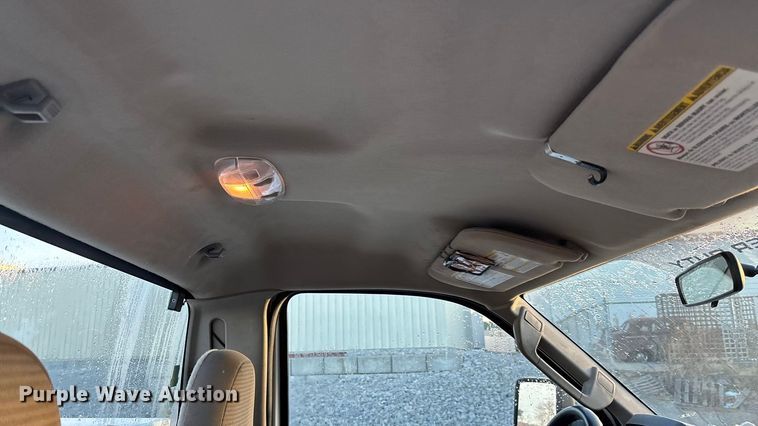 image for item OE9252 2008 Ford F250 Super Duty XL utility bed pickup truck