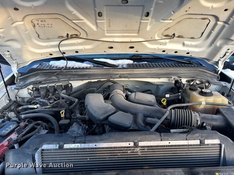 image for item OE9252 2008 Ford F250 Super Duty XL utility bed pickup truck