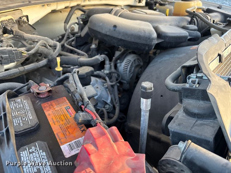 image for item OE9252 2008 Ford F250 Super Duty XL utility bed pickup truck