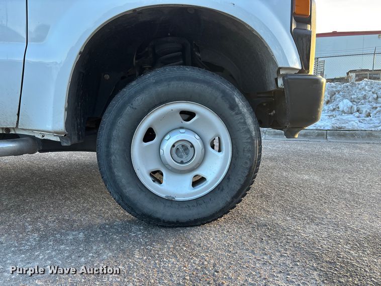 image for item OE9252 2008 Ford F250 Super Duty XL utility bed pickup truck