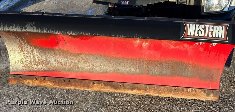 image for item OE9253 2011 Ford F250 Super Duty pickup truck