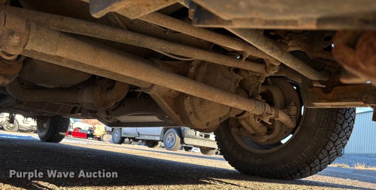 image for item OE9253 2011 Ford F250 Super Duty pickup truck