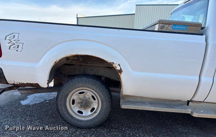 image for item OE9253 2011 Ford F250 Super Duty pickup truck
