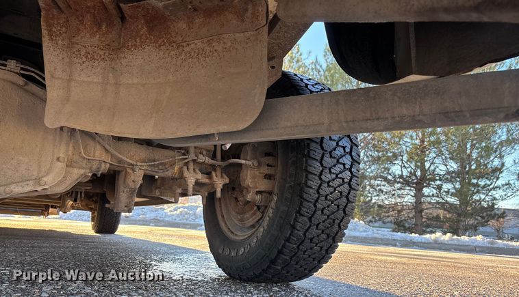 image for item OE9253 2011 Ford F250 Super Duty pickup truck