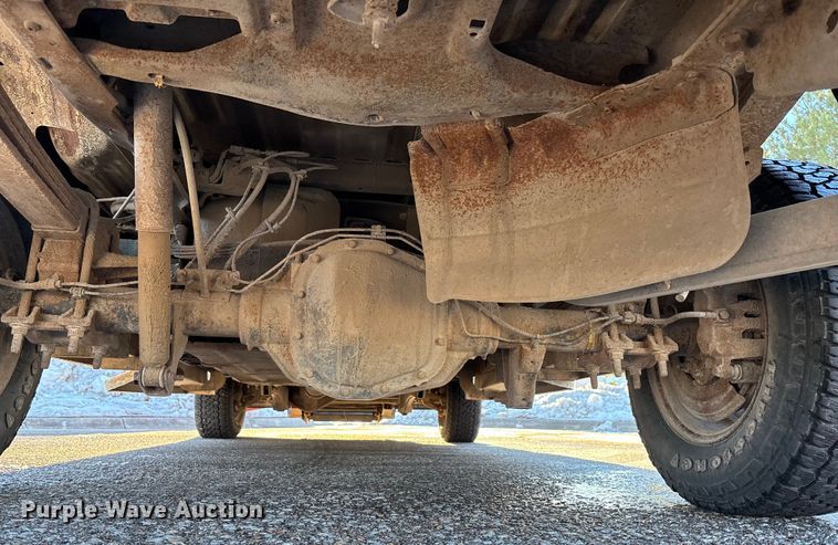 image for item OE9253 2011 Ford F250 Super Duty pickup truck