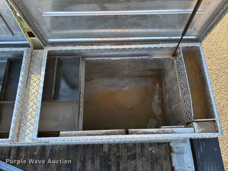 image for item OE9253 2011 Ford F250 Super Duty pickup truck