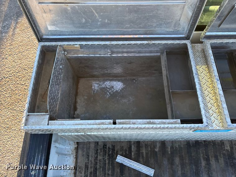 image for item OE9253 2011 Ford F250 Super Duty pickup truck