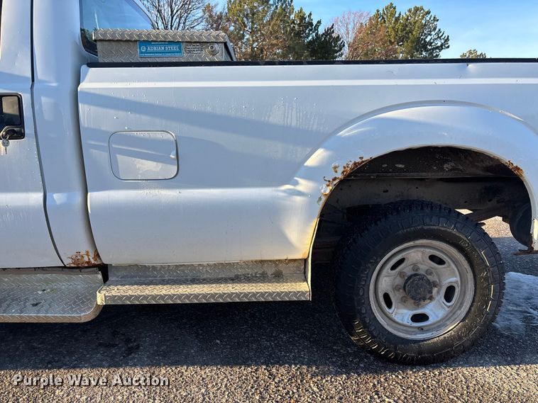 image for item OE9253 2011 Ford F250 Super Duty pickup truck