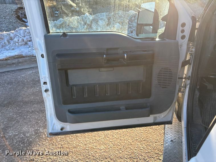 image for item OE9253 2011 Ford F250 Super Duty pickup truck