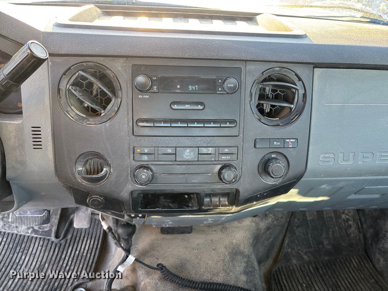 image for item OE9253 2011 Ford F250 Super Duty pickup truck