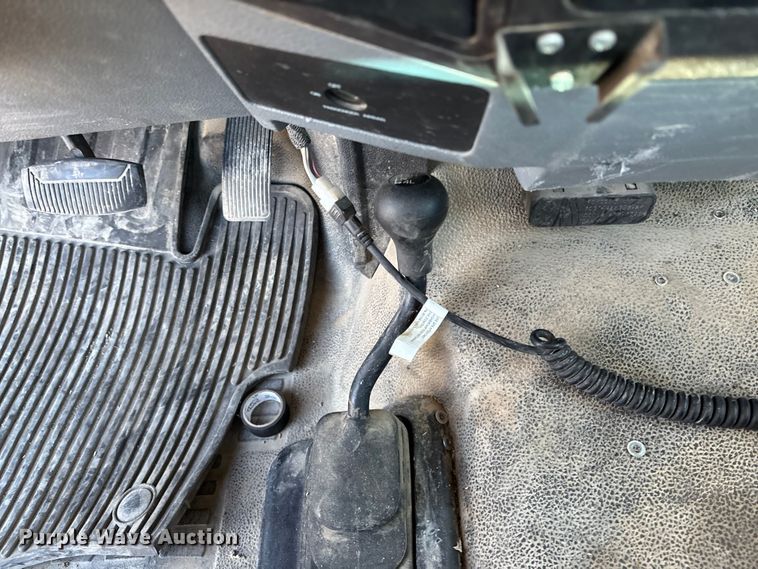 image for item OE9253 2011 Ford F250 Super Duty pickup truck