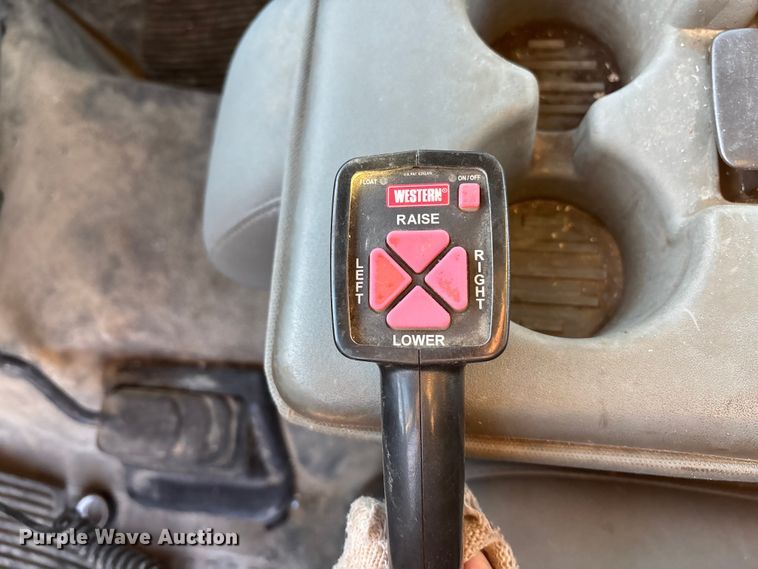 image for item OE9253 2011 Ford F250 Super Duty pickup truck