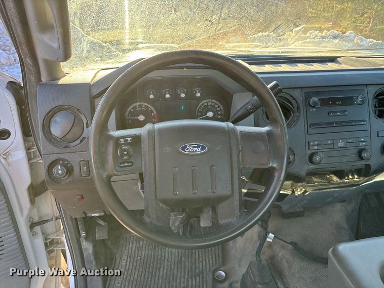 image for item OE9253 2011 Ford F250 Super Duty pickup truck