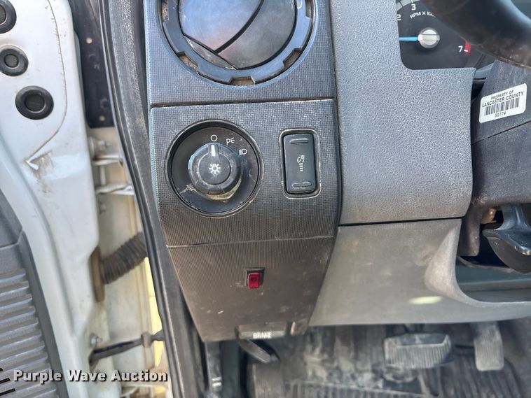 image for item OE9253 2011 Ford F250 Super Duty pickup truck