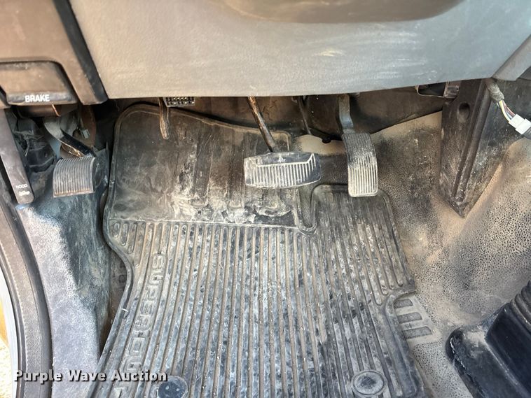 image for item OE9253 2011 Ford F250 Super Duty pickup truck