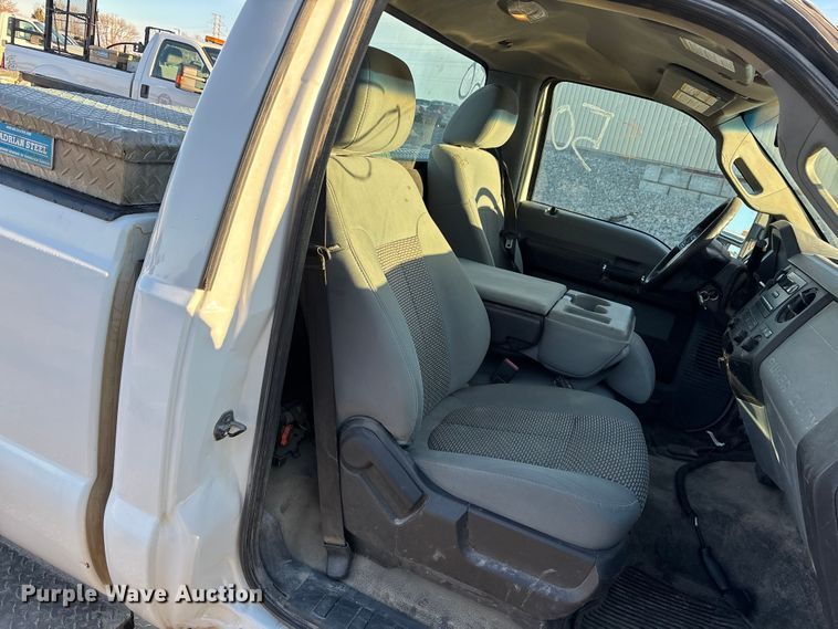 image for item OE9253 2011 Ford F250 Super Duty pickup truck