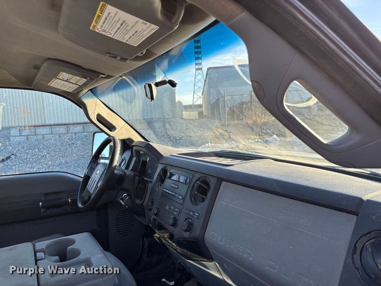 image for item OE9253 2011 Ford F250 Super Duty pickup truck