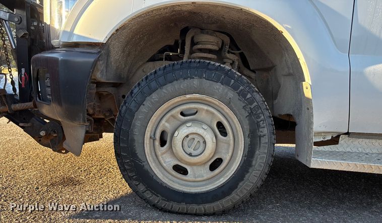 image for item OE9253 2011 Ford F250 Super Duty pickup truck