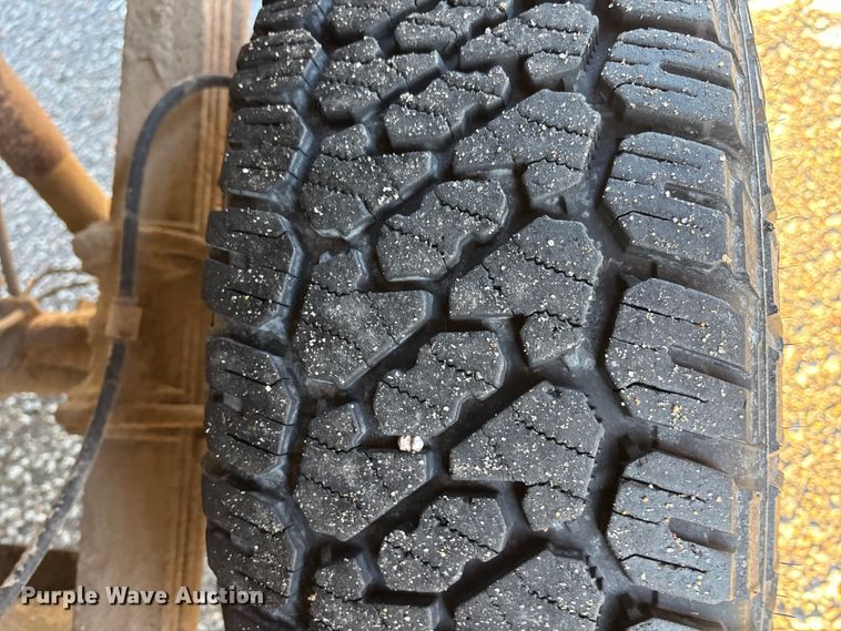 image for item OE9253 2011 Ford F250 Super Duty pickup truck