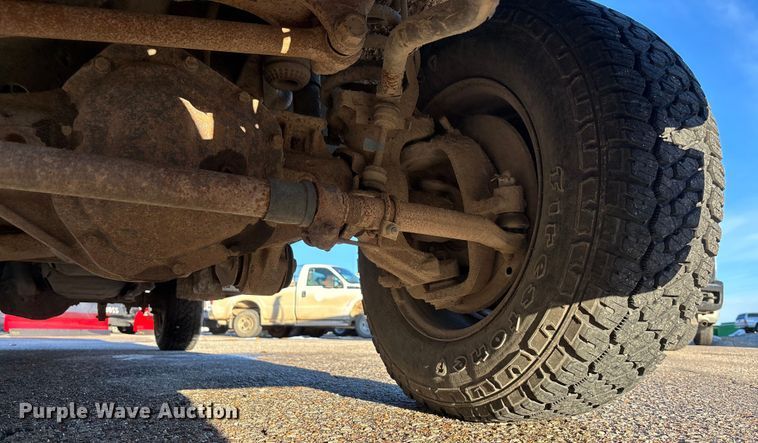 image for item OE9254 2011 Ford F250 Super Duty XL pickup truck