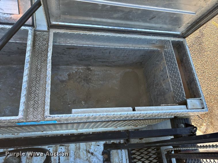 image for item OE9254 2011 Ford F250 Super Duty XL pickup truck