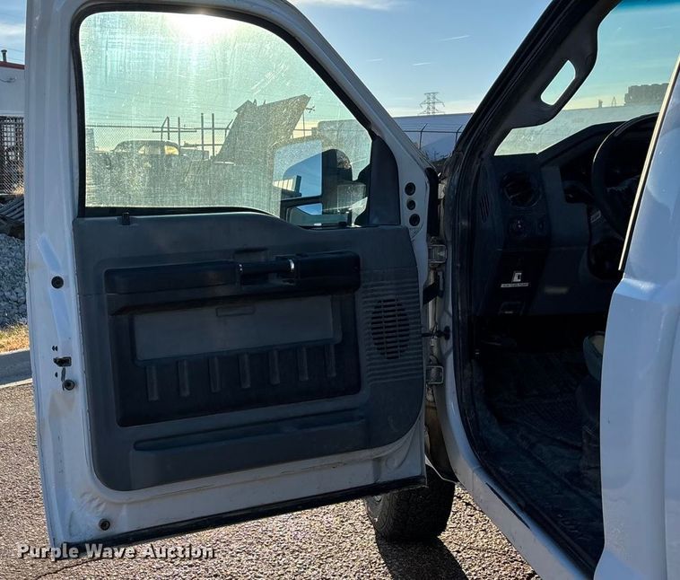 image for item OE9254 2011 Ford F250 Super Duty XL pickup truck