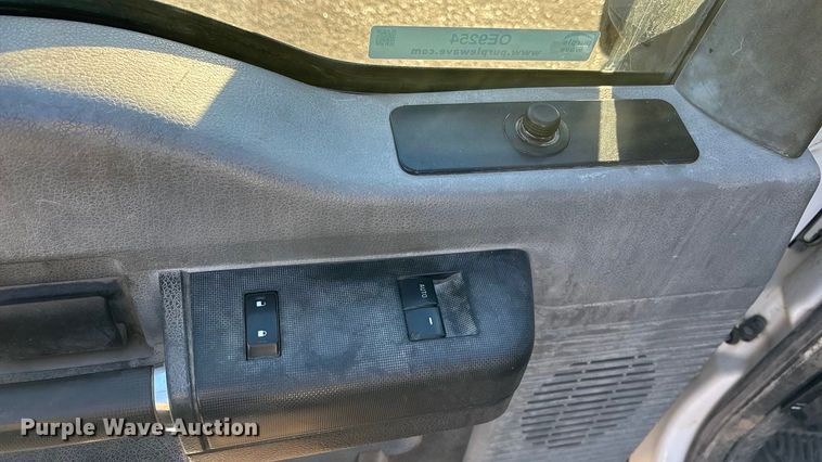 image for item OE9254 2011 Ford F250 Super Duty XL pickup truck