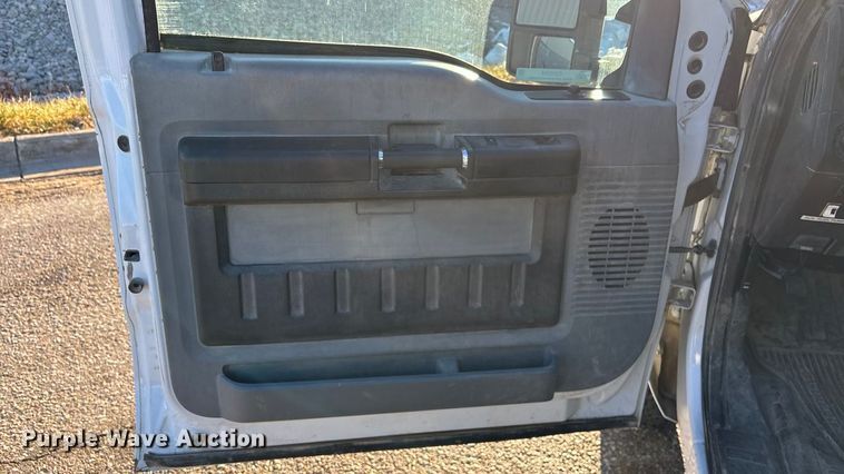 image for item OE9254 2011 Ford F250 Super Duty XL pickup truck