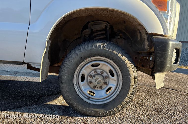 image for item OE9254 2011 Ford F250 Super Duty XL pickup truck