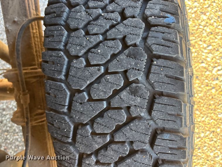 image for item OE9254 2011 Ford F250 Super Duty XL pickup truck