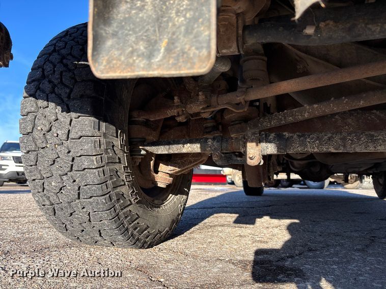 image for item OE9255 2011 Ford F250 Super Duty pickup truck